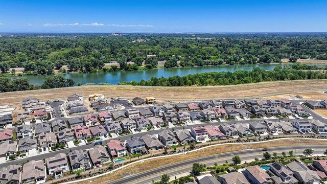 2752 Elderberry St, West Sacramento, CA 95691