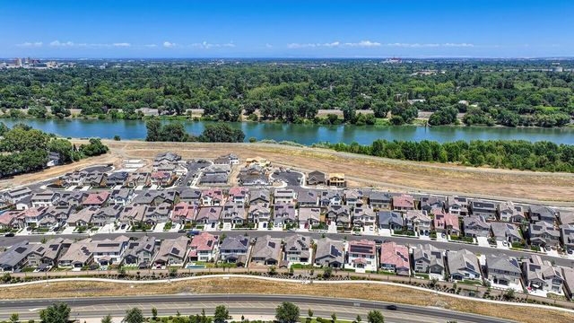 2752 Elderberry St, West Sacramento, CA 95691