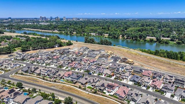 2752 Elderberry St, West Sacramento, CA 95691