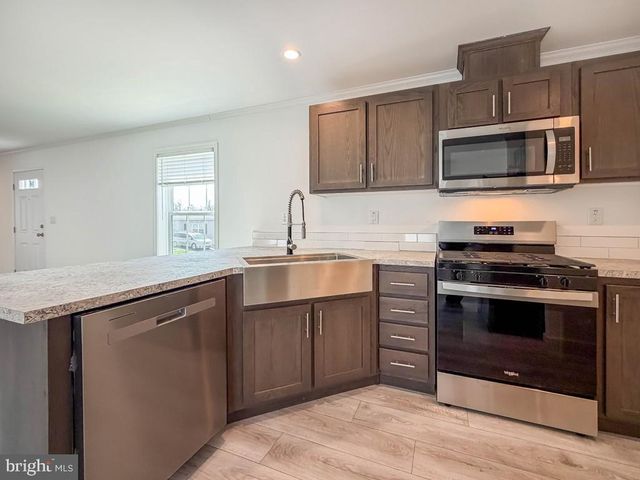 6304 FULLER DR, Morrisville, PA 19067