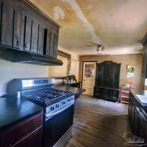 5921 Count Rd, Pensacola, FL 32503