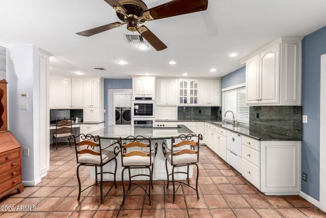 5116 E CHARTER OAK Road, Scottsdale, AZ 85254