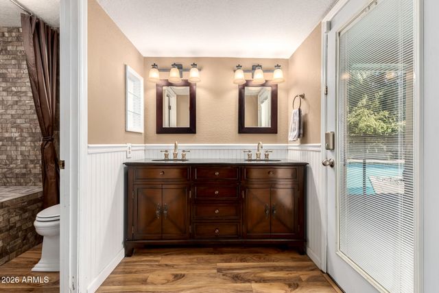 5116 E CHARTER OAK Road, Scottsdale, AZ 85254