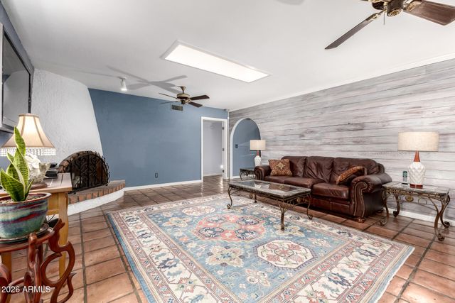 5116 E CHARTER OAK Road, Scottsdale, AZ 85254