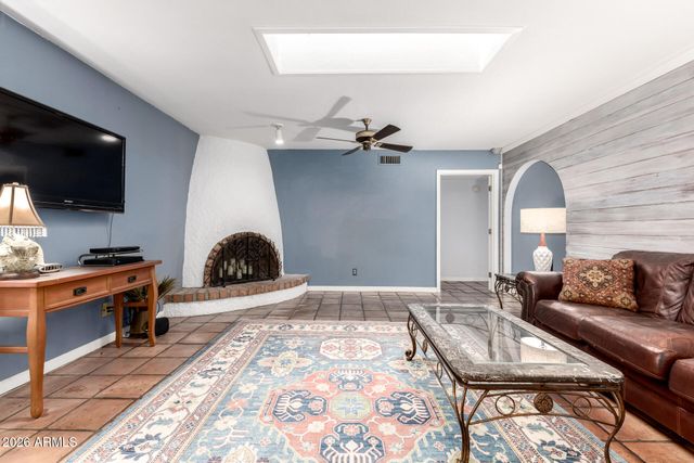 5116 E CHARTER OAK Road, Scottsdale, AZ 85254