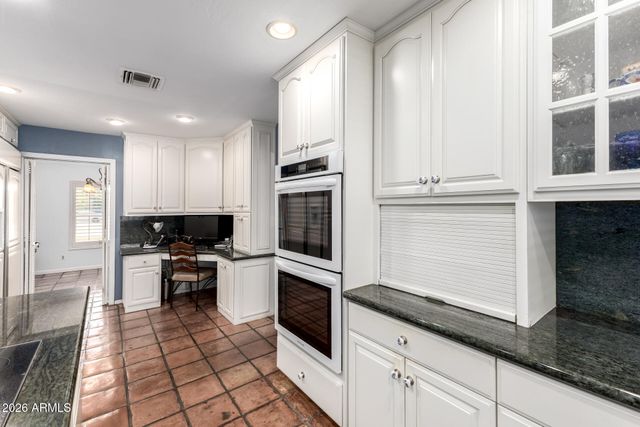 5116 E CHARTER OAK Road, Scottsdale, AZ 85254