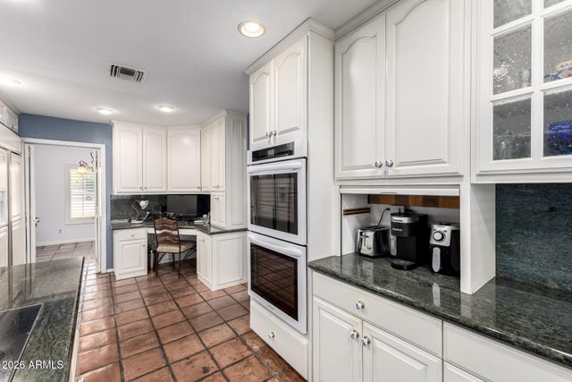 5116 E CHARTER OAK Road, Scottsdale, AZ 85254