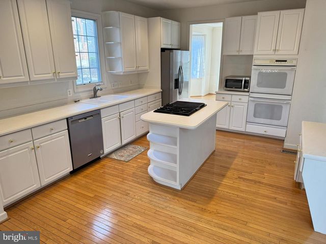 5901 EWING PL, Alexandria, VA 22310