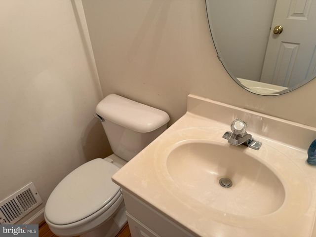 5901 EWING PL, Alexandria, VA 22310