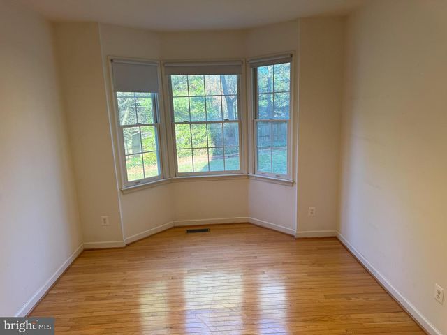5901 EWING PL, Alexandria, VA 22310
