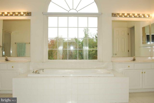 5901 EWING PL, Alexandria, VA 22310