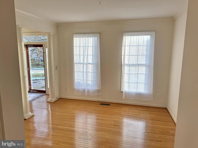 5901 EWING PL, Alexandria, VA 22310