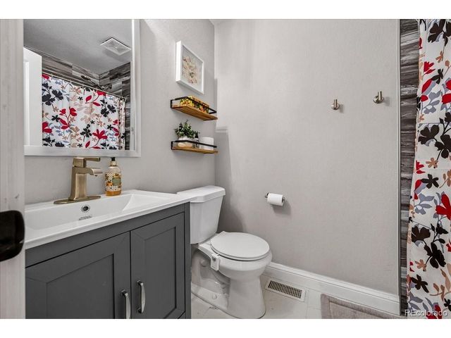 6388 Holman Ct, Arvada, CO 80004
