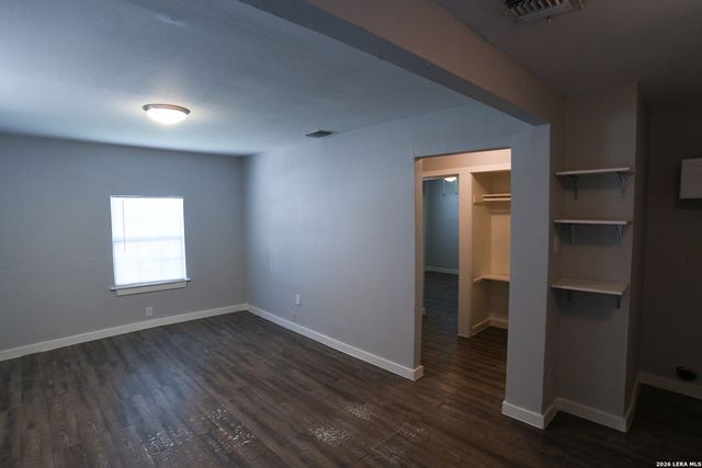 514 BEXAR DR, San Antonio, TX 78228