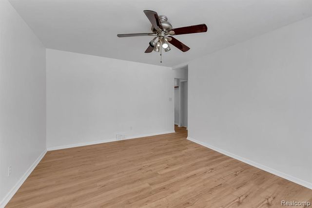 32658 Kathryn Street, Garden City, MI 48135