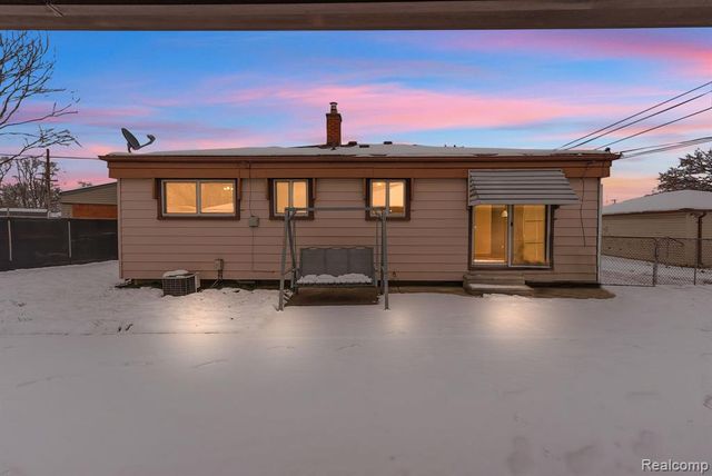 32658 Kathryn Street, Garden City, MI 48135