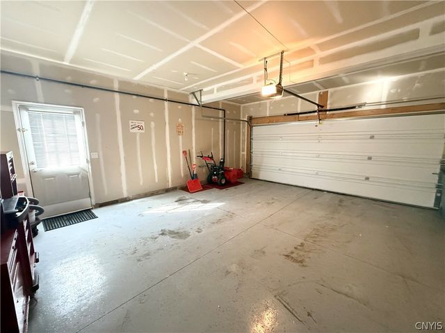 5496 Tobin Path, Clay, NY 13041