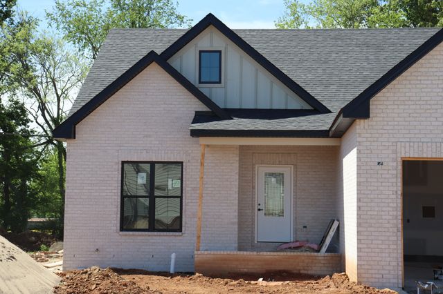 730 Southern Pine Trl, Clarksville, TN 37043