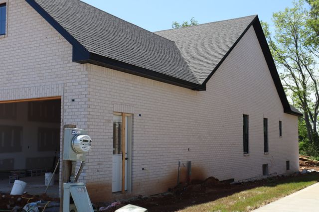 730 Southern Pine Trl, Clarksville, TN 37043
