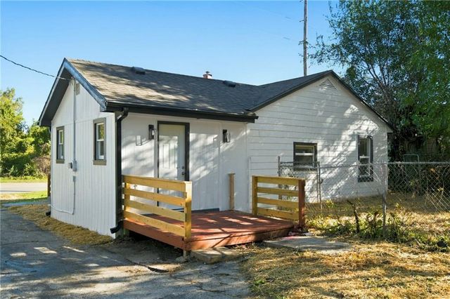 15023 E Truman Road, Independence, MO 64050