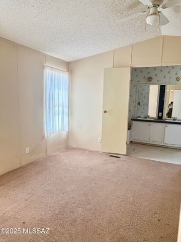 4530 W Jericho Drive, Willcox, AZ 85643