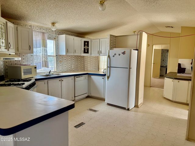 4530 W Jericho Drive, Willcox, AZ 85643