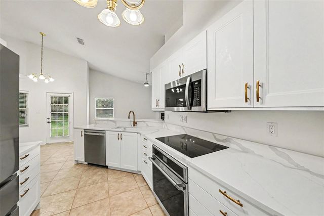 19610 WYNDMILL CIRCLE, Odessa, FL 33556