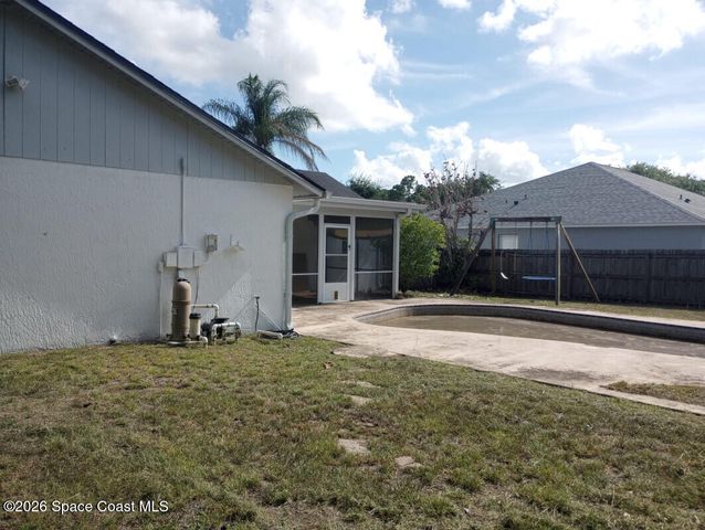 1073 Banks Street NW, Palm Bay, FL 32907