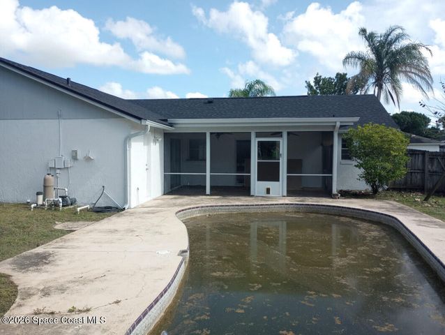 1073 Banks Street NW, Palm Bay, FL 32907