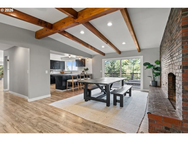 10951 Se VALLEY VIEW Ter, Happy Valley, OR 97086