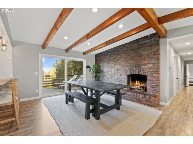 10951 Se VALLEY VIEW Ter, Happy Valley, OR 97086