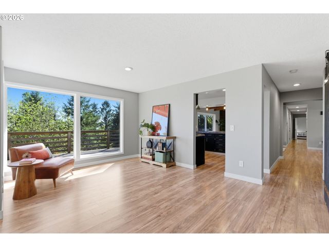 10951 Se VALLEY VIEW Ter, Happy Valley, OR 97086