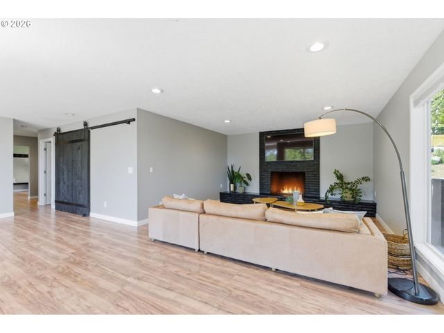 10951 Se VALLEY VIEW Ter, Happy Valley, OR 97086