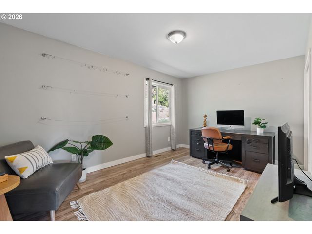 10951 Se VALLEY VIEW Ter, Happy Valley, OR 97086