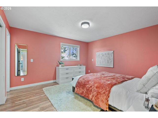 10951 Se VALLEY VIEW Ter, Happy Valley, OR 97086