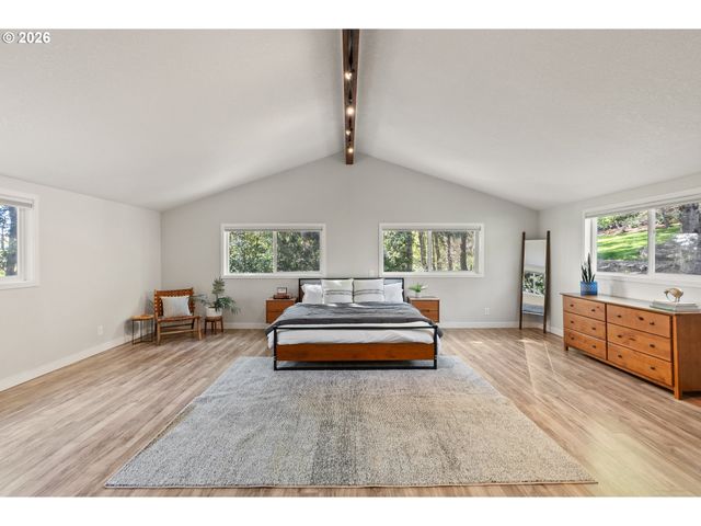 10951 Se VALLEY VIEW Ter, Happy Valley, OR 97086