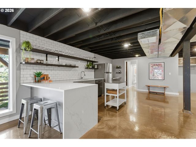 10951 Se VALLEY VIEW Ter, Happy Valley, OR 97086