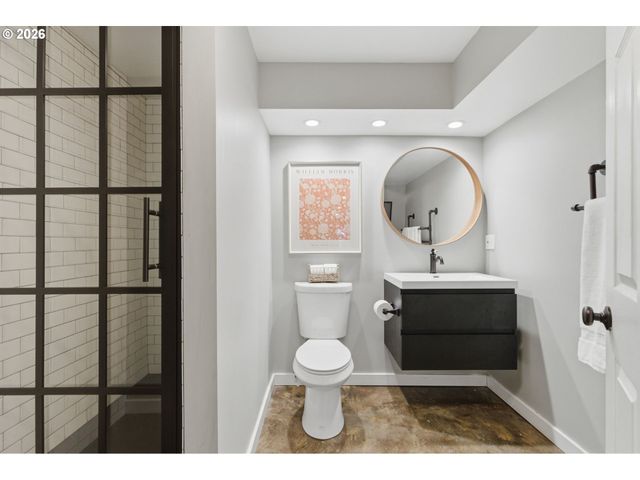 10951 Se VALLEY VIEW Ter, Happy Valley, OR 97086