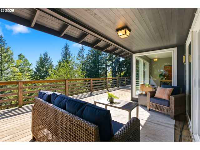 10951 Se VALLEY VIEW Ter, Happy Valley, OR 97086