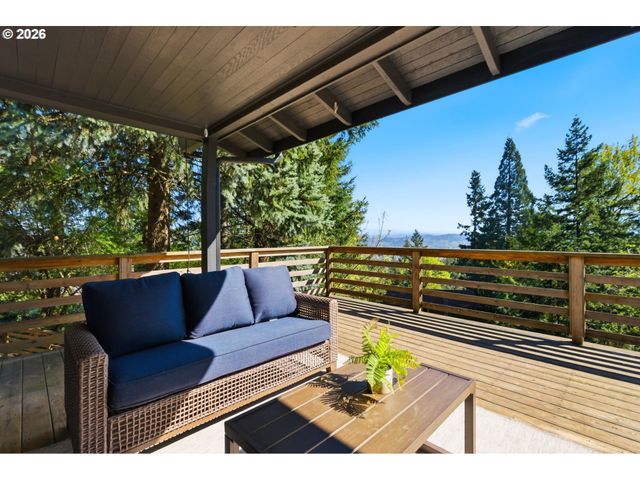 10951 Se VALLEY VIEW Ter, Happy Valley, OR 97086