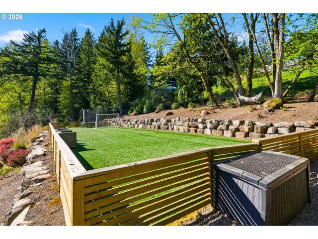 10951 Se VALLEY VIEW Ter, Happy Valley, OR 97086