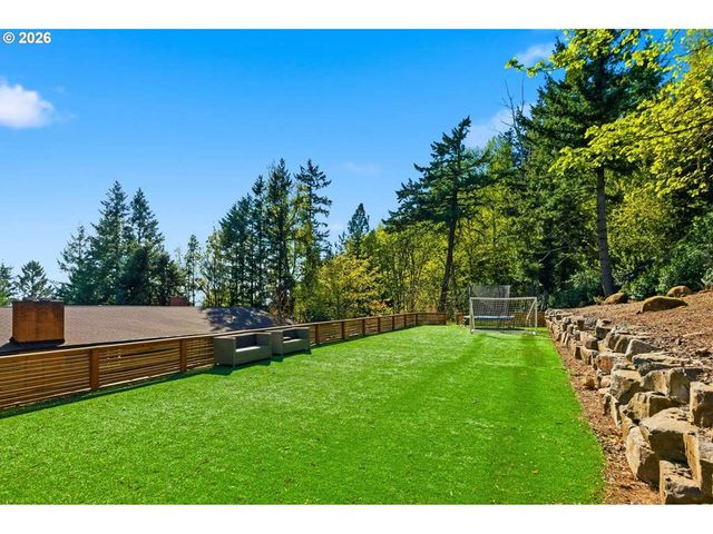 10951 Se VALLEY VIEW Ter, Happy Valley, OR 97086