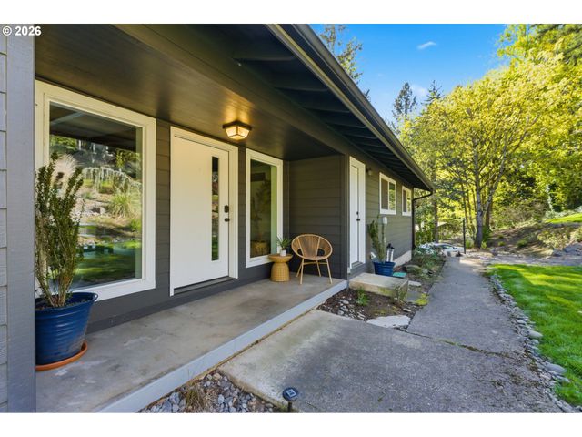 10951 Se VALLEY VIEW Ter, Happy Valley, OR 97086