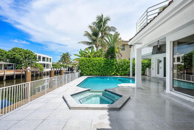 807 Coventry Street, Boca Raton, FL 33487