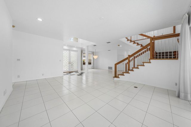 807 Coventry Street, Boca Raton, FL 33487