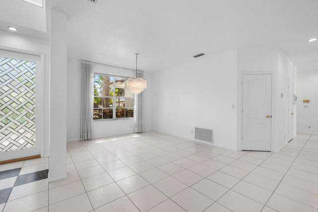 807 Coventry Street, Boca Raton, FL 33487