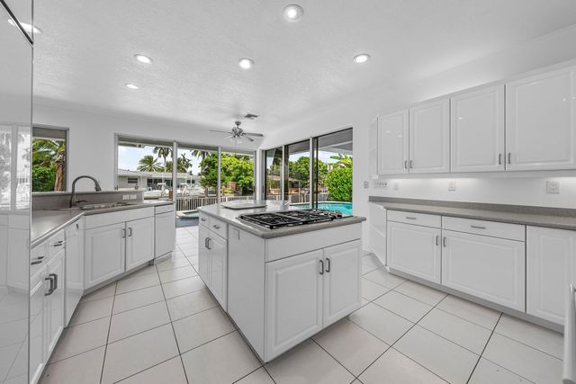 807 Coventry Street, Boca Raton, FL 33487