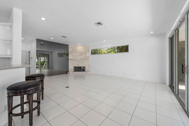 807 Coventry Street, Boca Raton, FL 33487