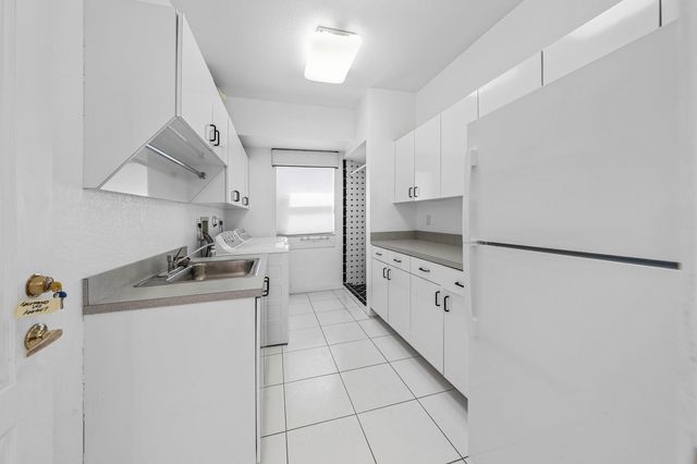 807 Coventry Street, Boca Raton, FL 33487
