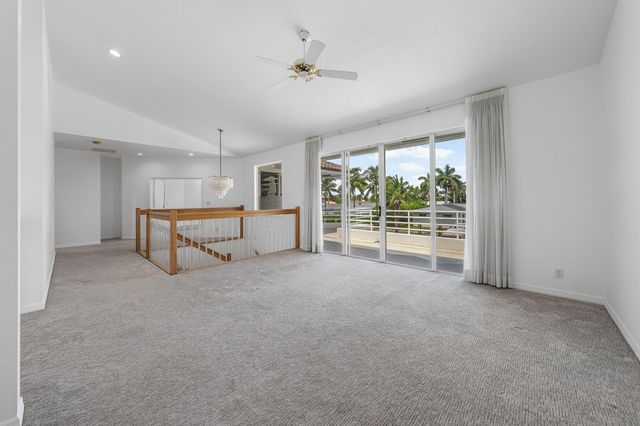 807 Coventry Street, Boca Raton, FL 33487